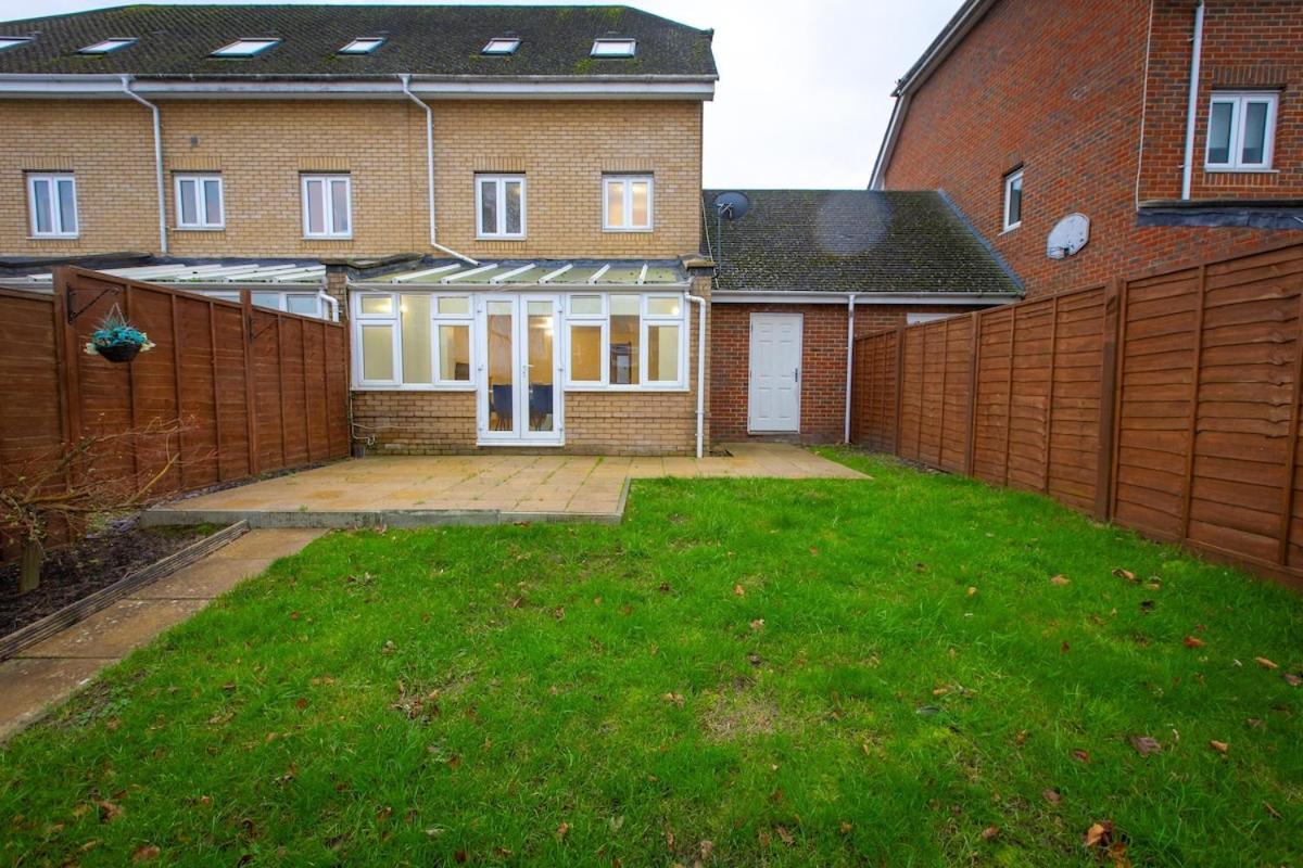 Vila 5-Bed Modern & Luxurious House Snodland Exteriér fotografie