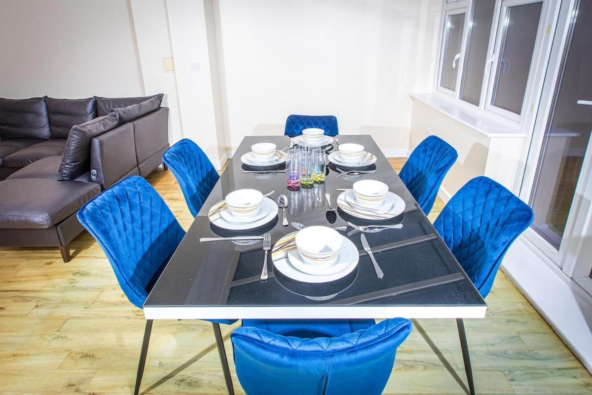 Vila 5-Bed Modern & Luxurious House Snodland Exteriér fotografie